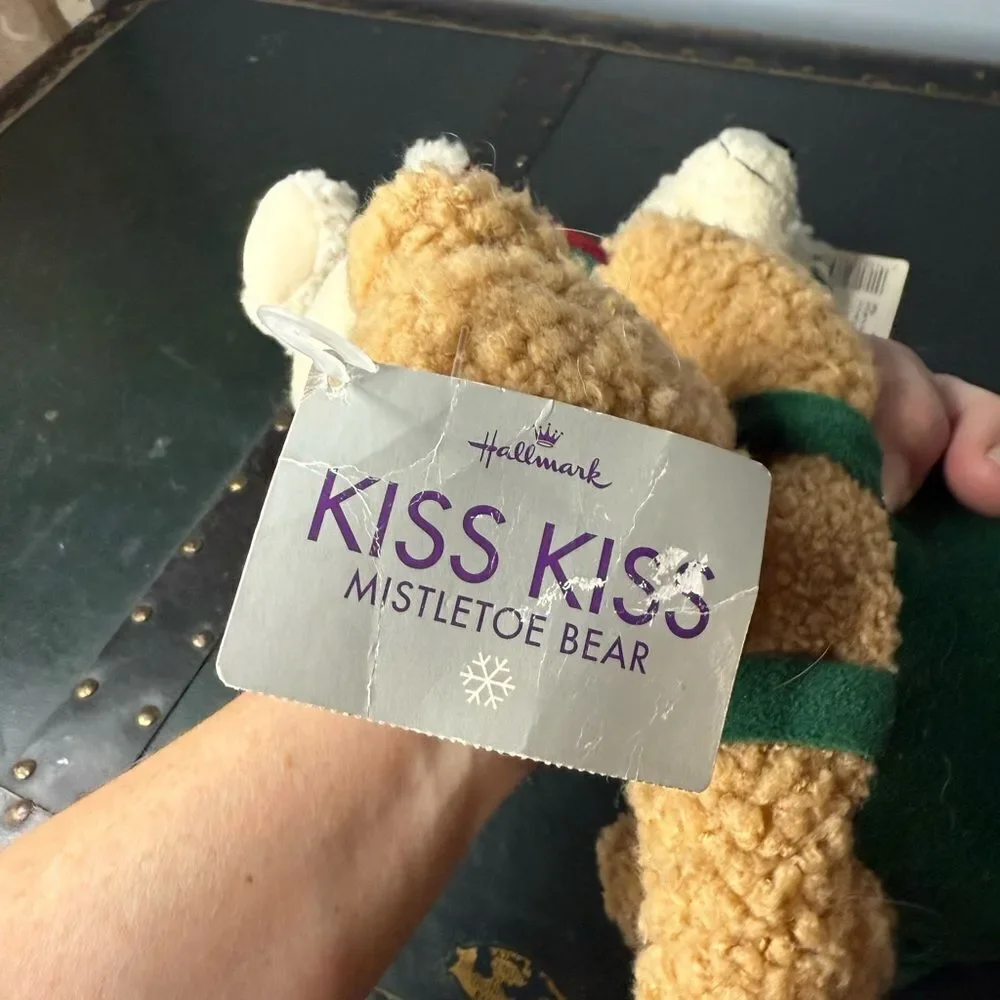 Hallmark Christmas kissing mistletoe Bears plush stuffed magnets mouth set of 2